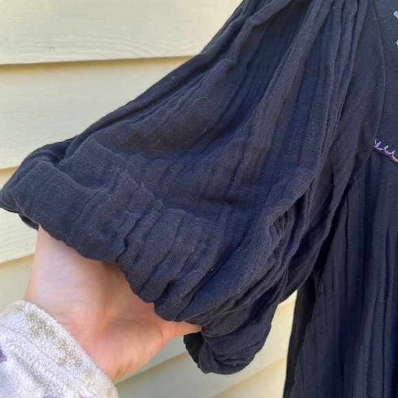 Free People FP embroidered peasant top tunic M black floral gauze - Picture 7 of 11